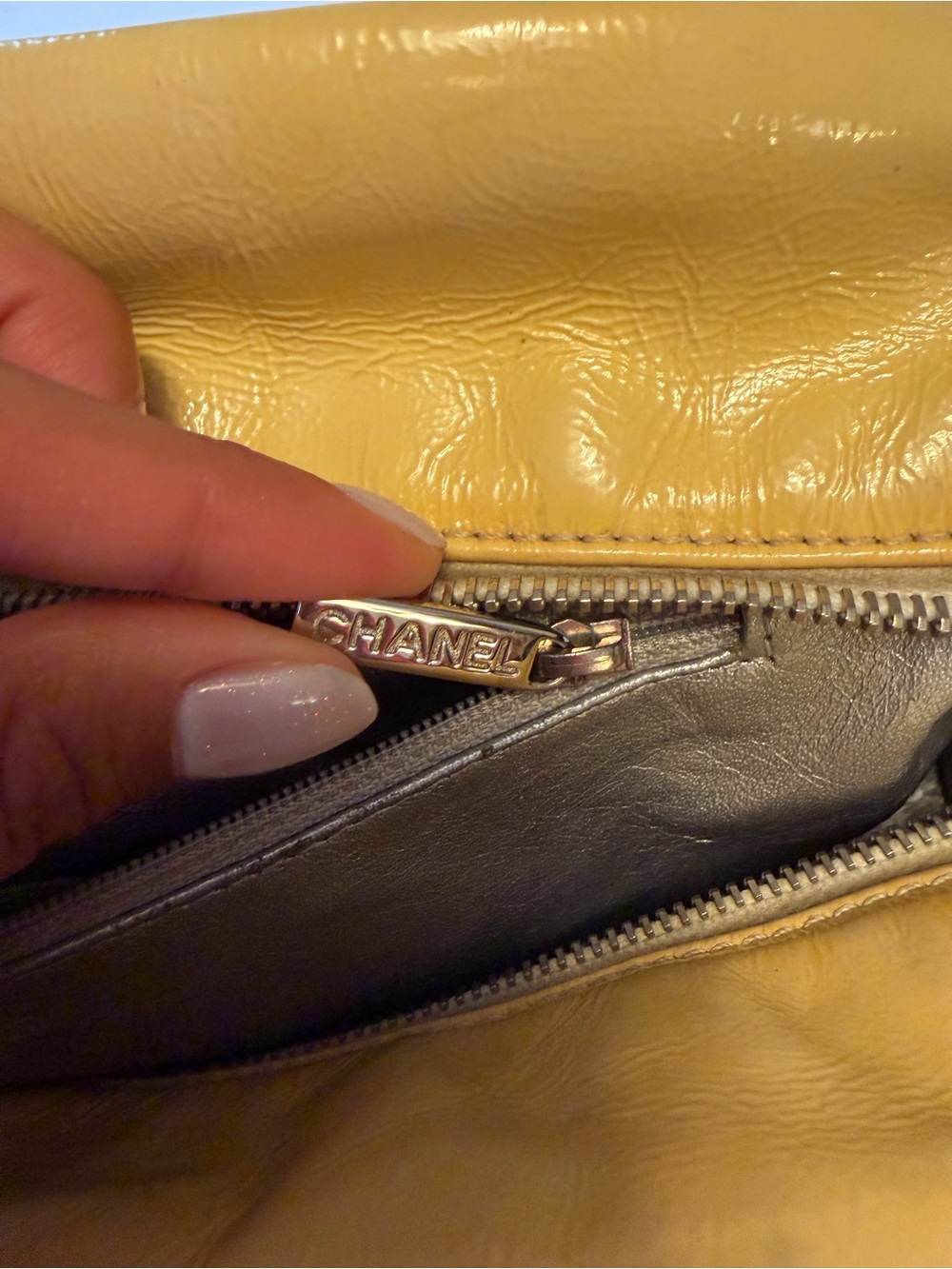 CHANEL Pale Yellow modern bowling chain bag - Picture 11 of 12